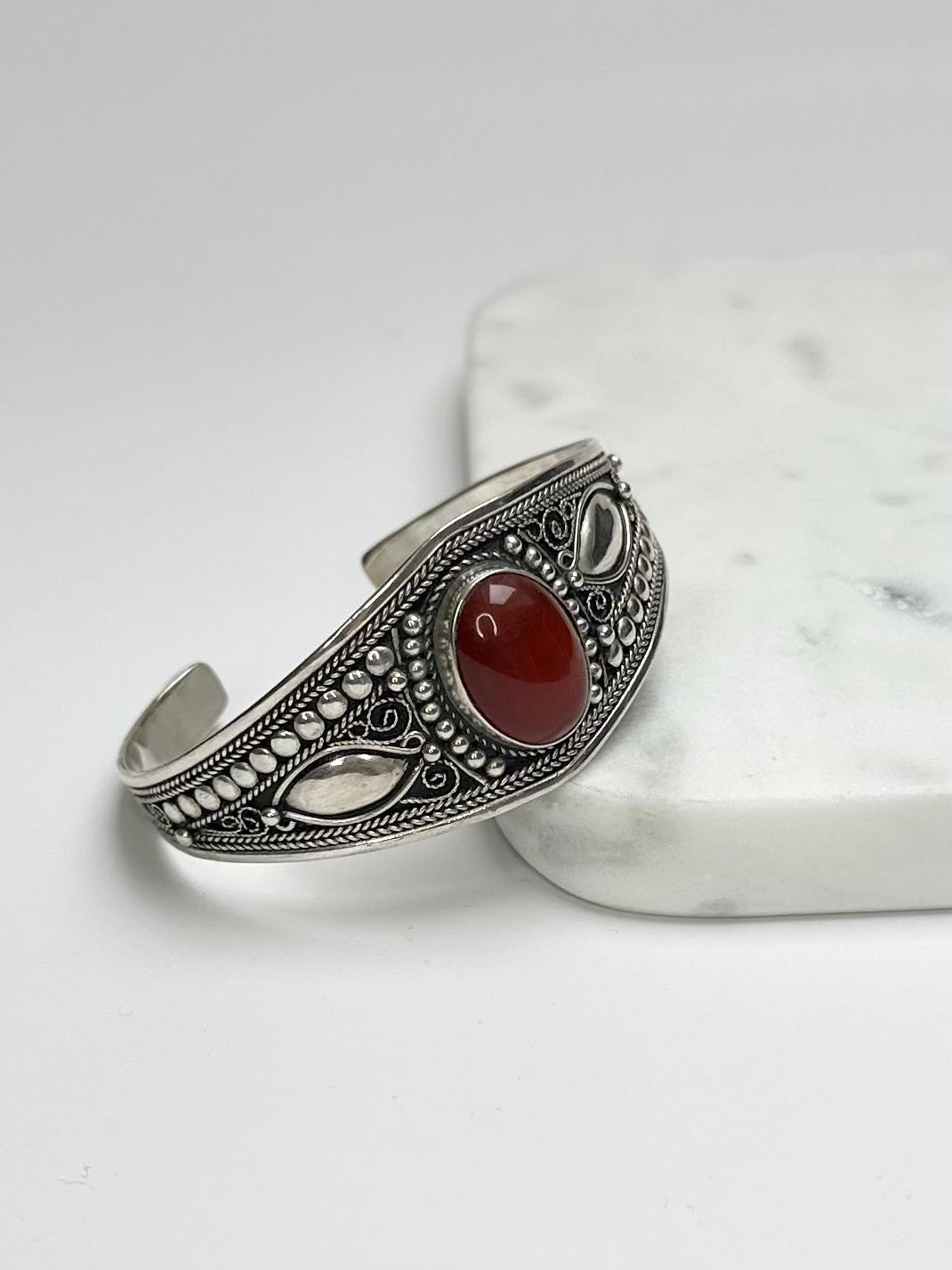 Dasin - Amazigh Silver Bracelet with Red Onyx