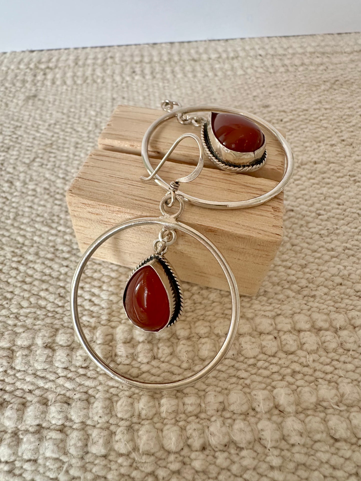 Houria - Circle Hoop Earrings with red Onyx