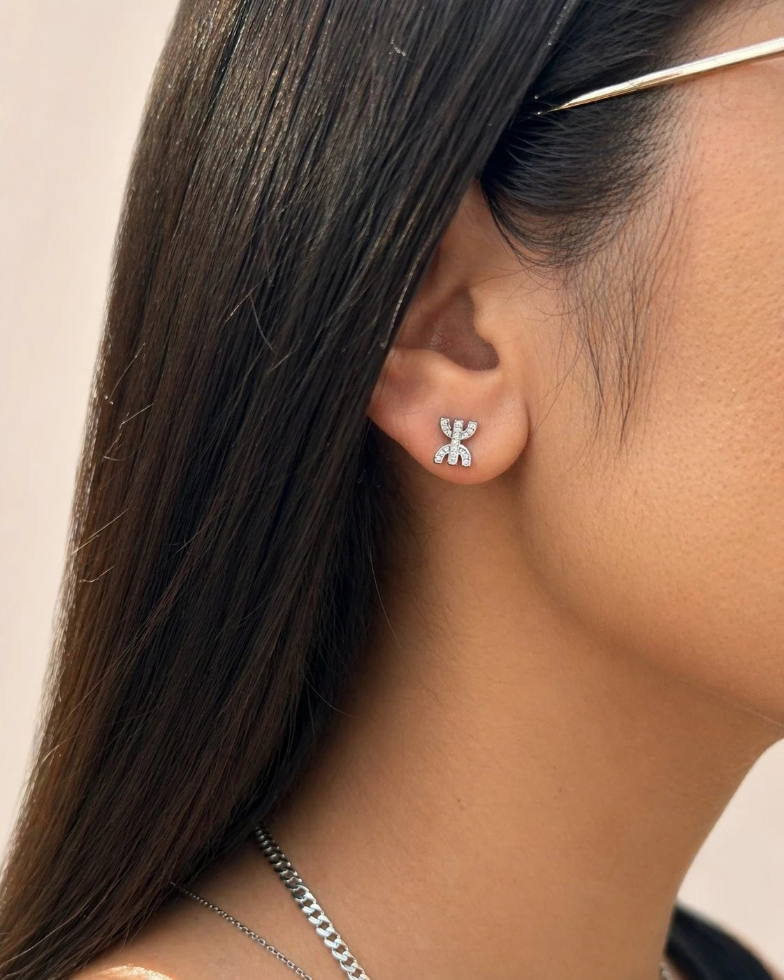 Titem Yaz Silver Earrings – Amazigh Symbol Studs with Sparkle Finish