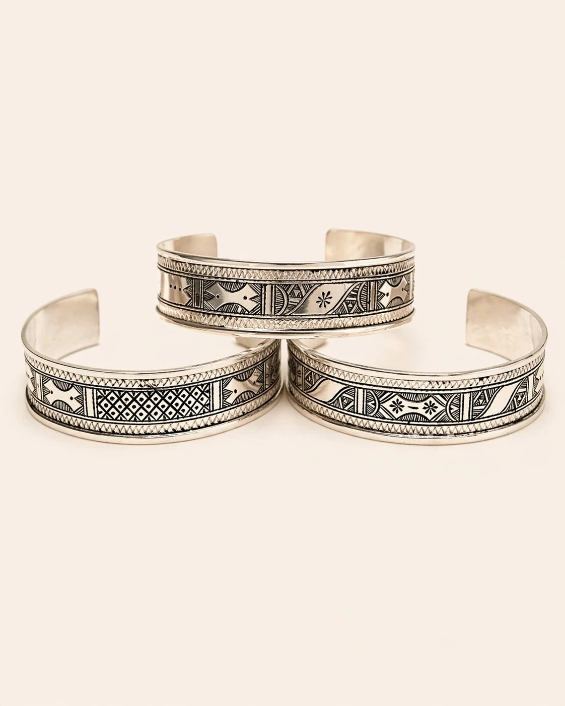 Tunaruz – Manchette Amazigh en Argent