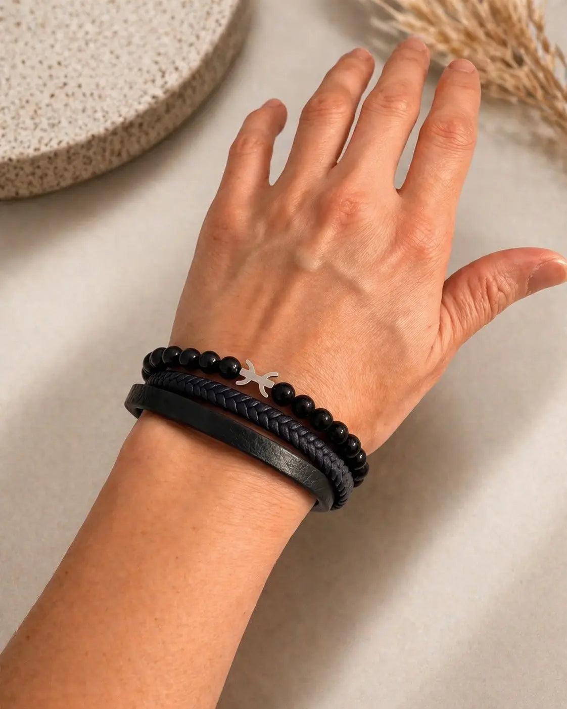 Ayar Yaz leather bracelet with Amazigh symbol