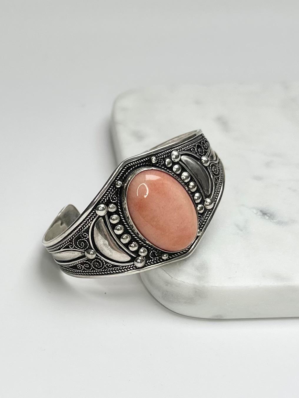 Dasin - Amazigh Silver Bracelet with Peach Stone