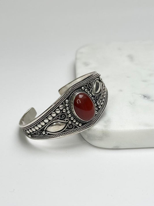 Dasin - Amazigh Silver Bracelet with Red Onyx