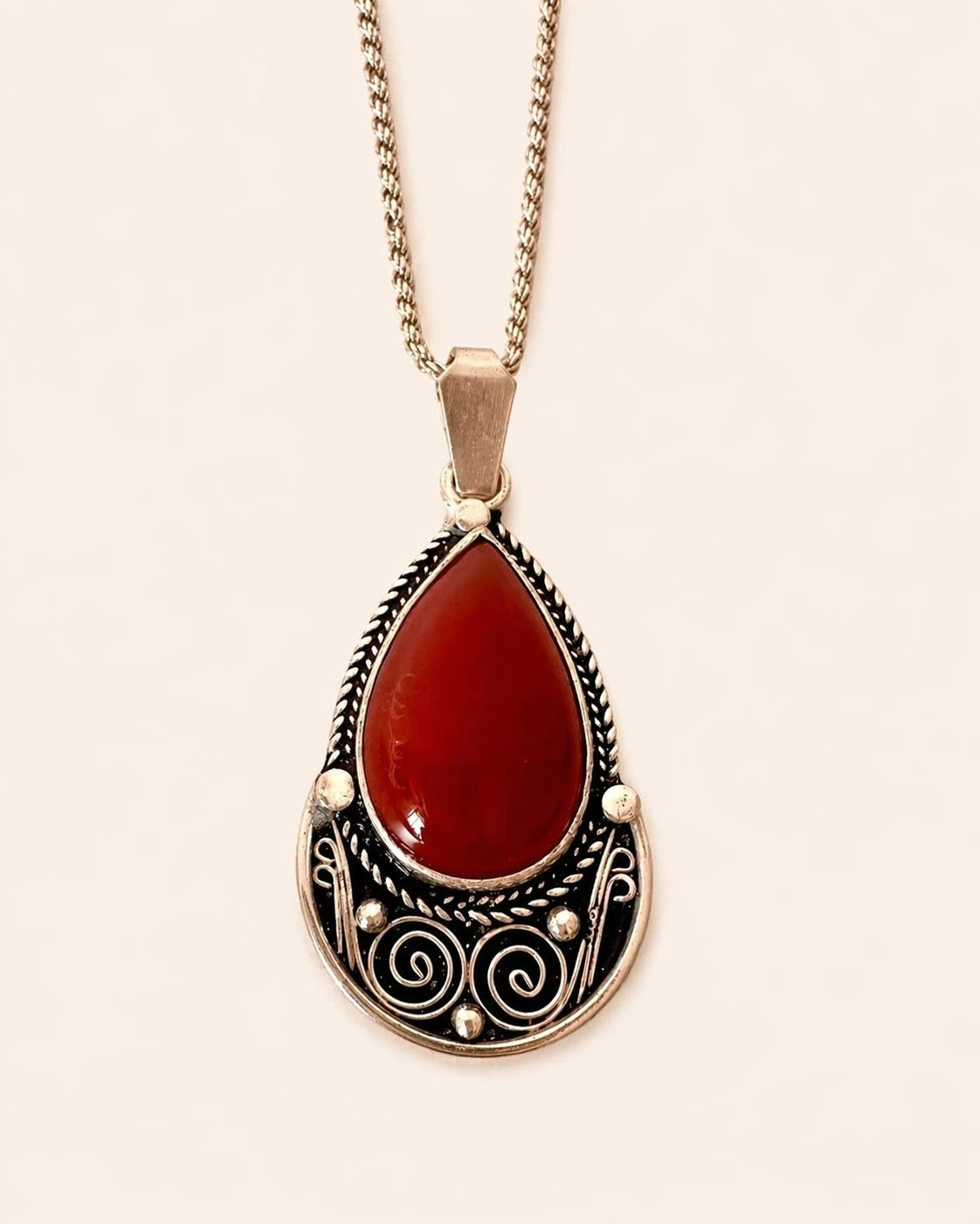 tarra-amazigh-silver-onyx-pendant-necklace