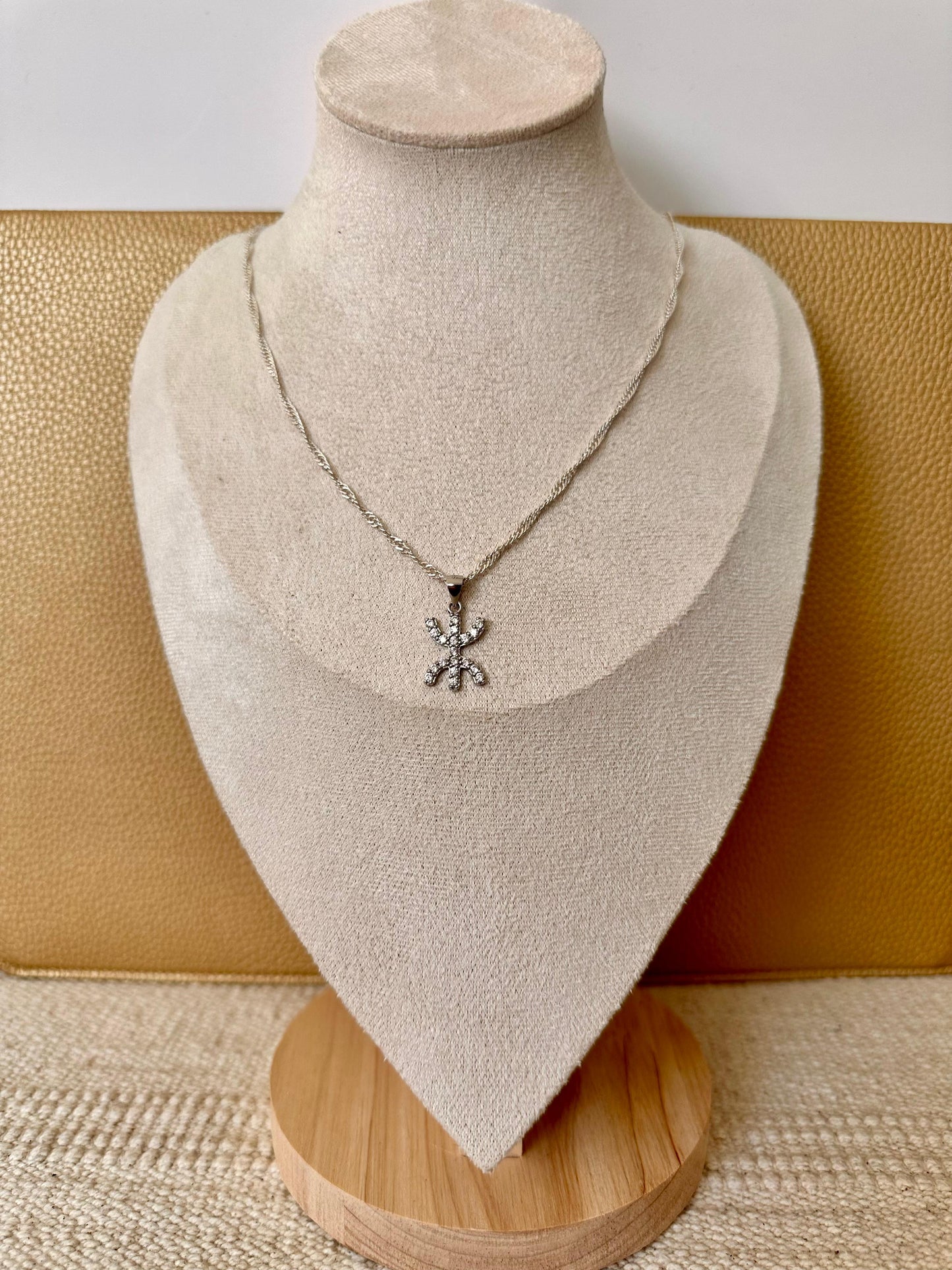 Tifawin - Silver Yaz pendant and necklace